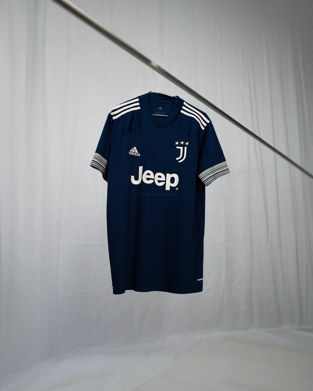 Juventus 2020/21 Away Shirt (L)