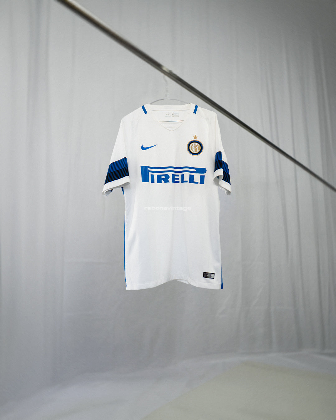 Inter 2016/17 Away Shirt (M)