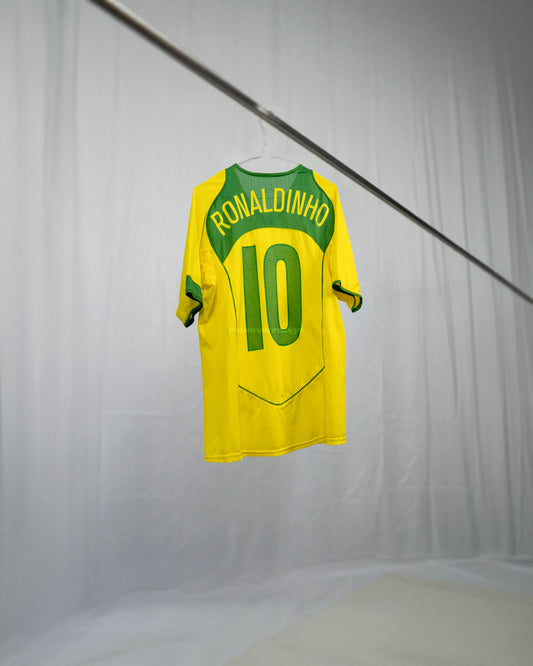 Brazil 2004 Ronaldinho Home Shirt (M)