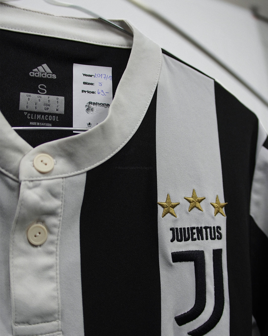 Juventus 2017/18 Home Shirt (XL)