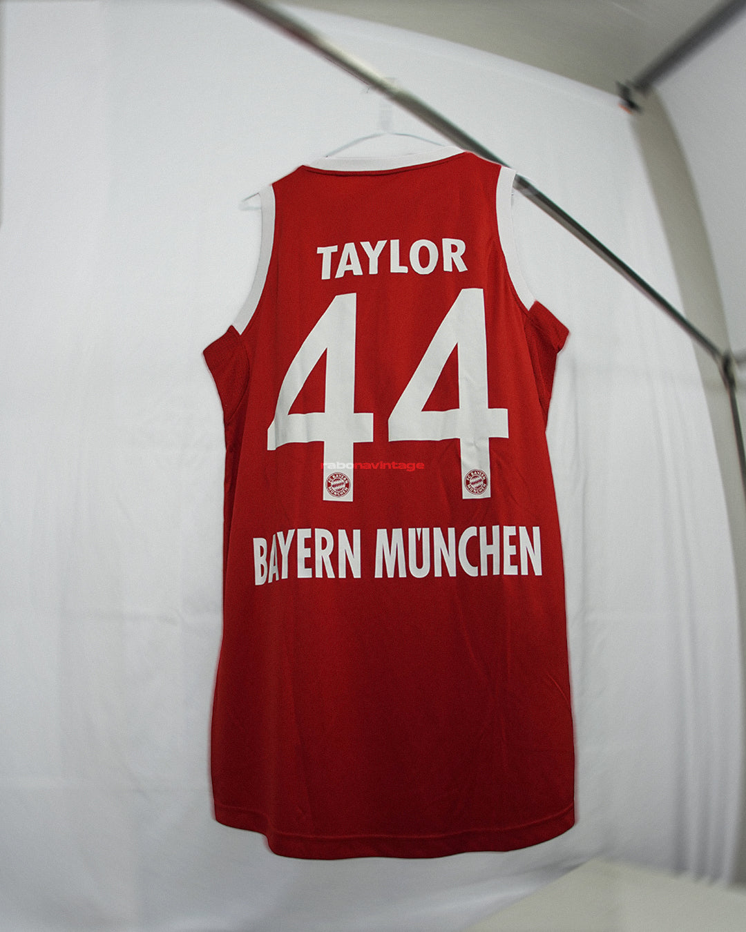 Bayern Basketball #44 Taylor 2014 Home Shirt (M)