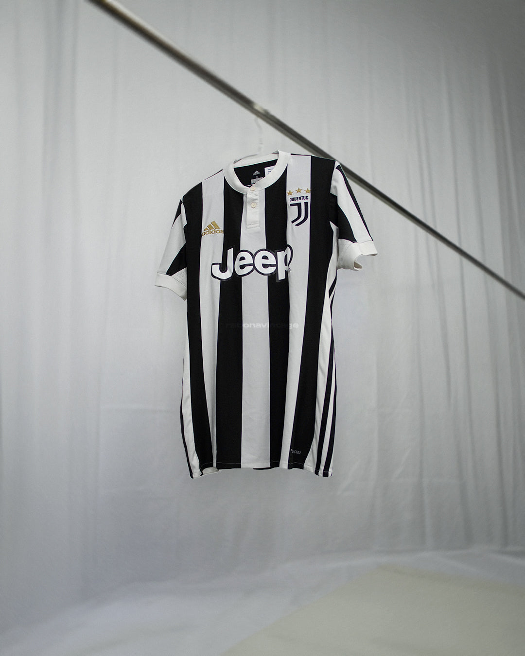 Juventus 2017/18 Home Shirt (XL)